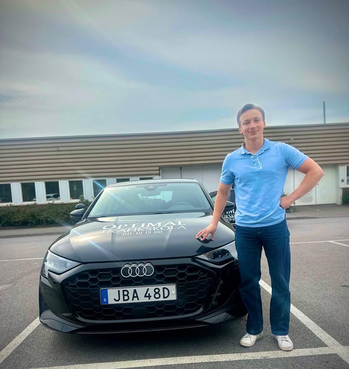 Marcus firar sitt körkort hos Optimal Trafikskola